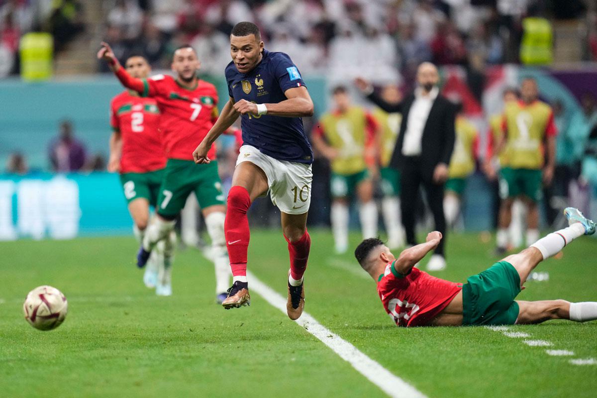 منتخب 'الديوك' على بعد مباراة واحدة من الظفر باللقب
