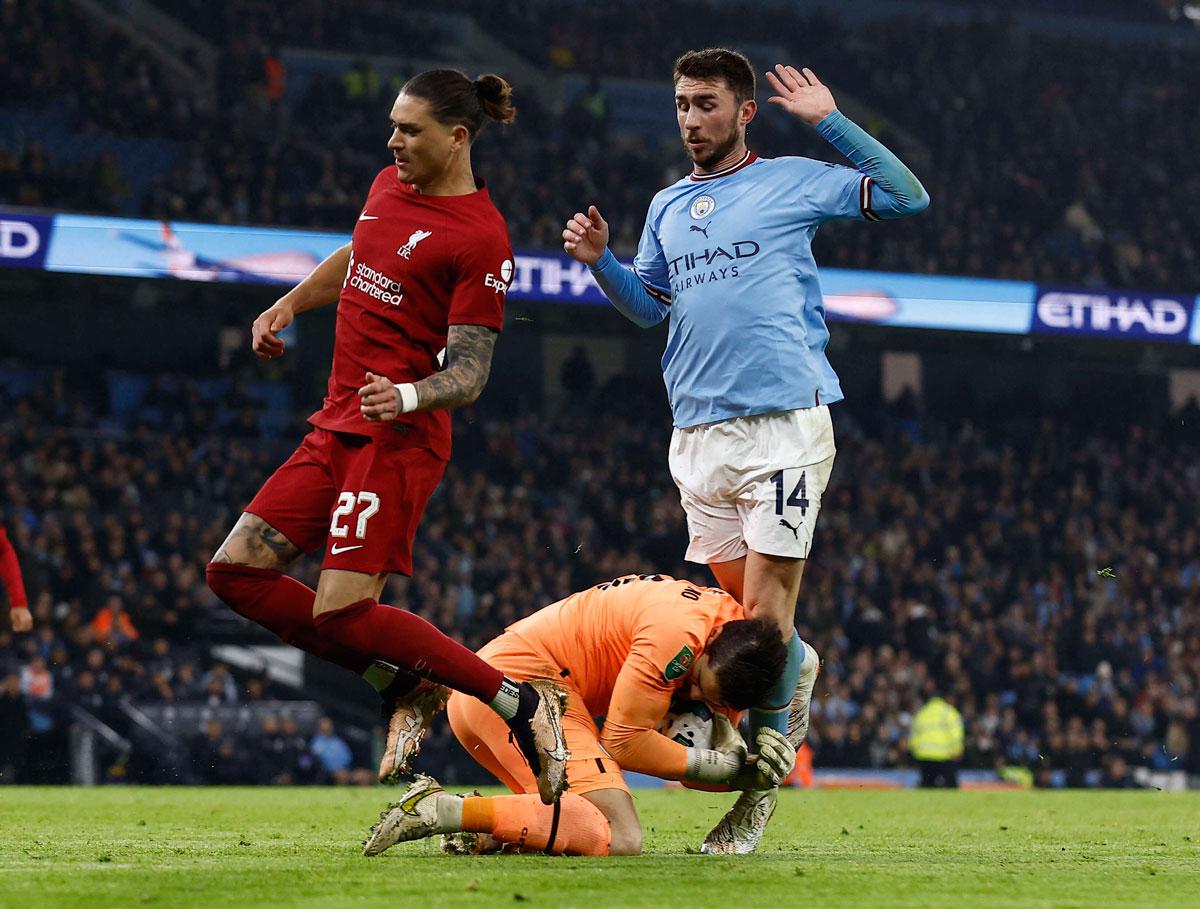 سيتي يسعي للقبه التاسع