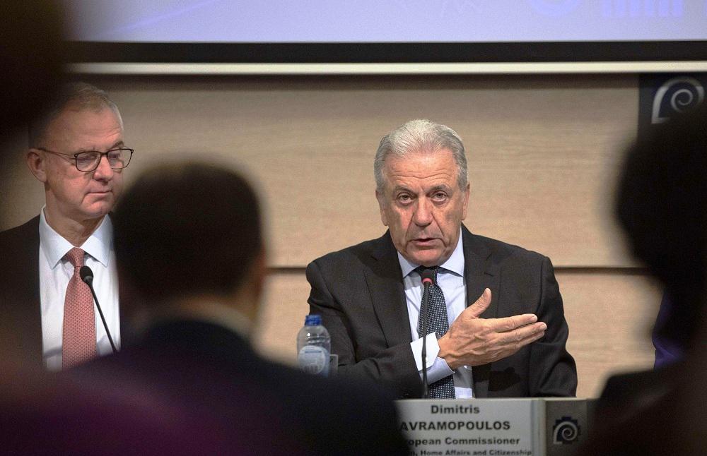 أفراموبولوس يتهم أطراف بالتآمر عليه للزج باسمه في فضيحة الفساد المالي بالبرلمان الأوروبي 