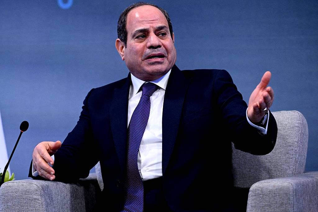 السيسي يؤكد أن مشاريعه ليست مسؤولة عن التراجع الاقتصادي في البلاد