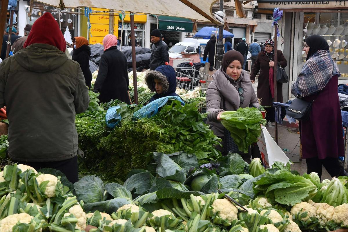 وضع التونسيين المعيشي لا يختلف كثيرا عما يعانيه اللبنانيون