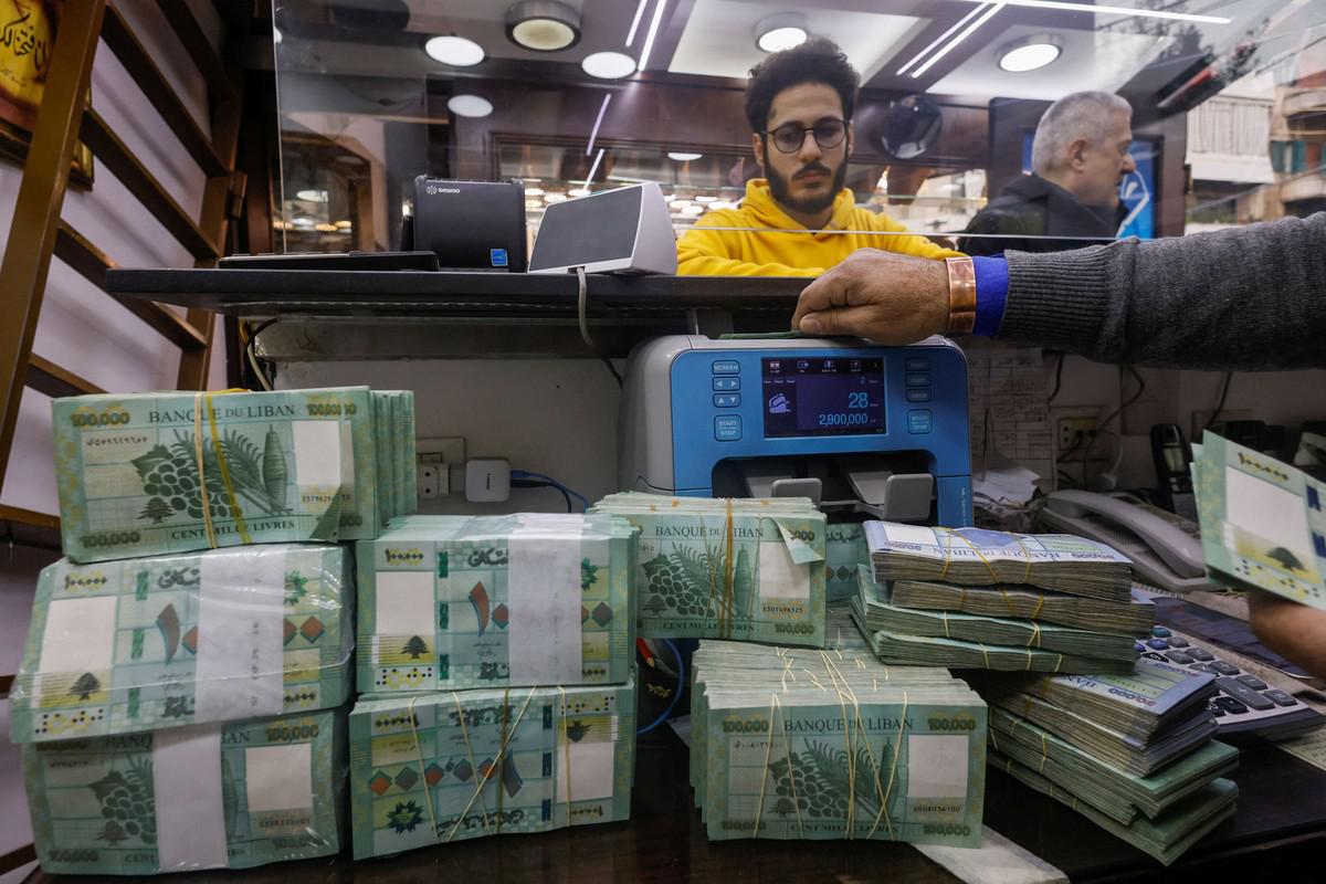 اللبنانيون هم المتضرر الأول من حصيلة عقود من فساد النخبة الحاكمة