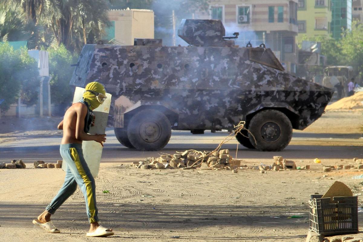 اللجوء الى الشارع سيؤدي لتداعيات خطيرة على السلام في السودان