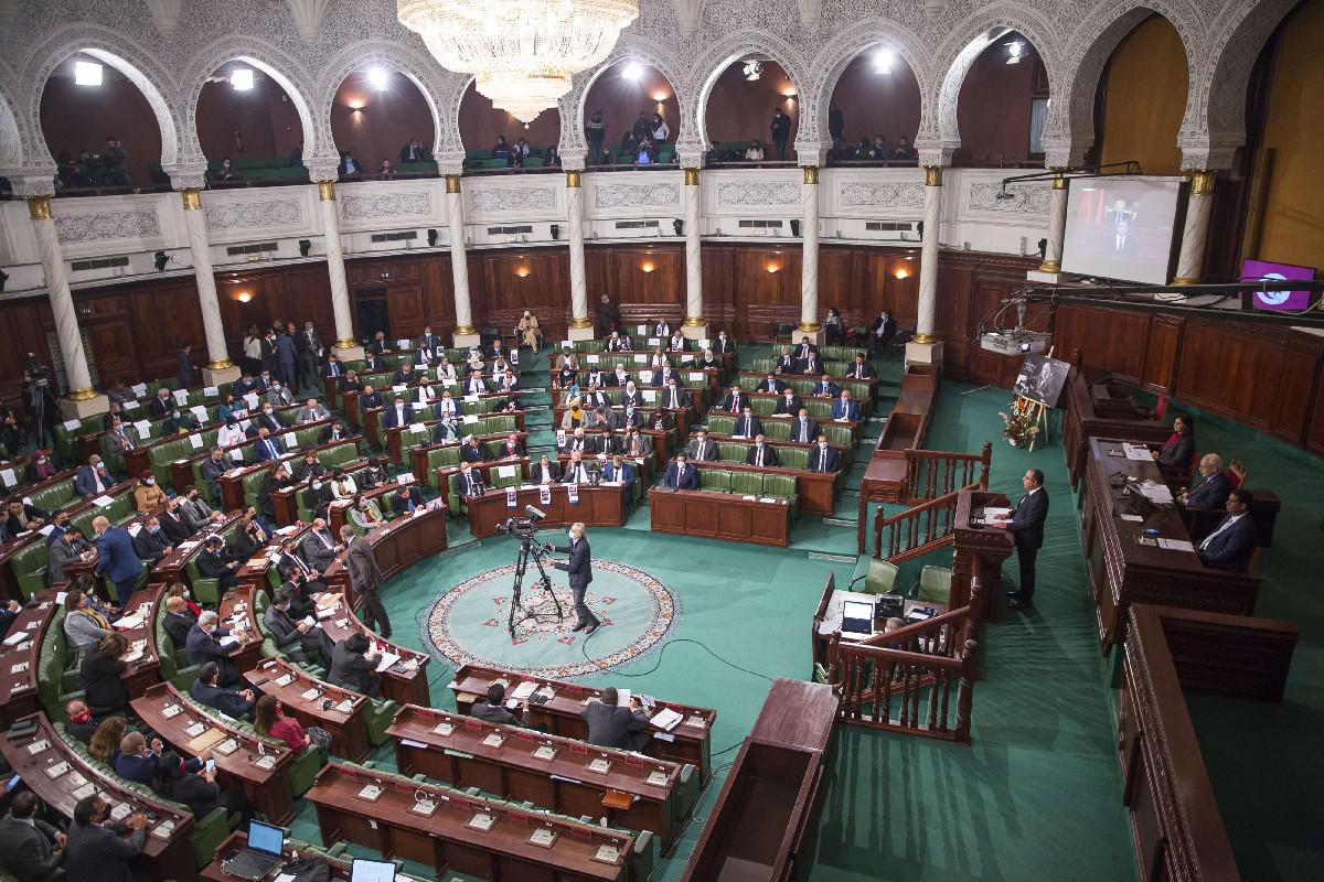 البرلمان التونسي لا يزال يثير الجدل