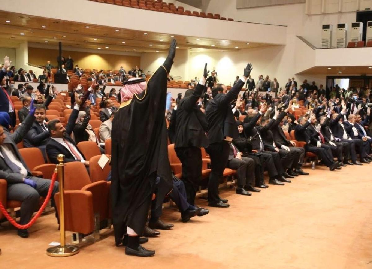 جلسة اقرار التعديلات شهدت فوضى وطرد الكثير من النواب المستقلين 