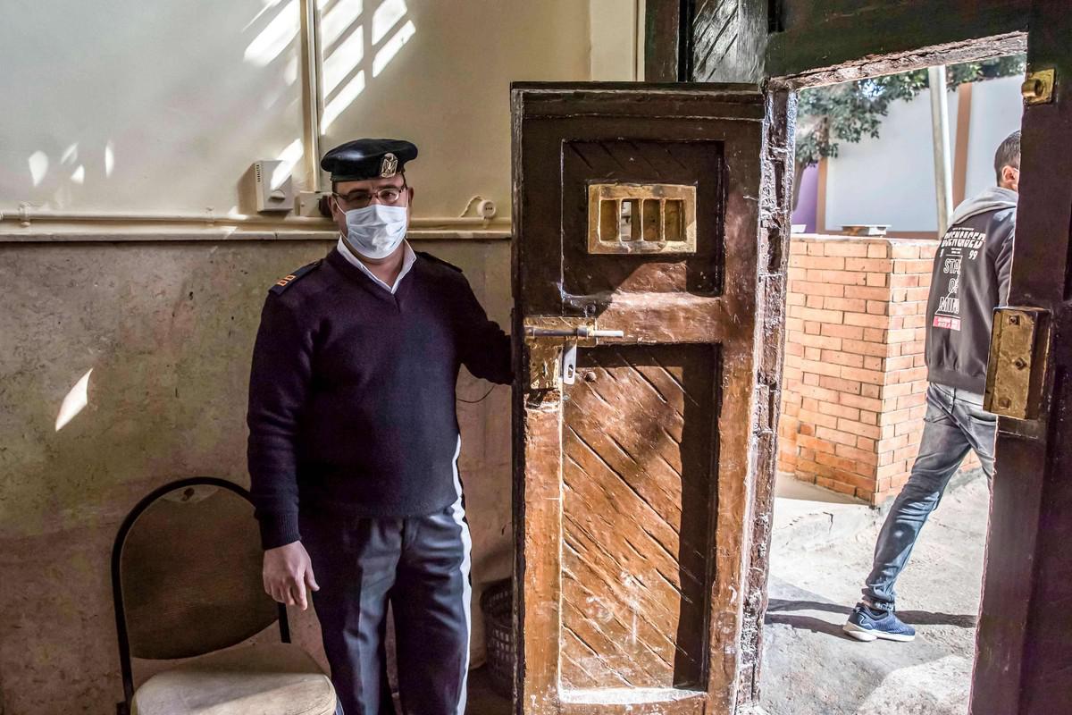 الافراج يستثني جماعة الاخوان