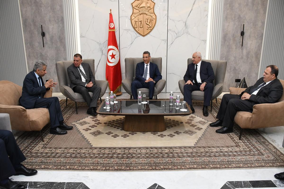 وزير الداخلية التونسي يؤكد تشبث تونس بثقافة الاعتراف بالآخر واحتضانه