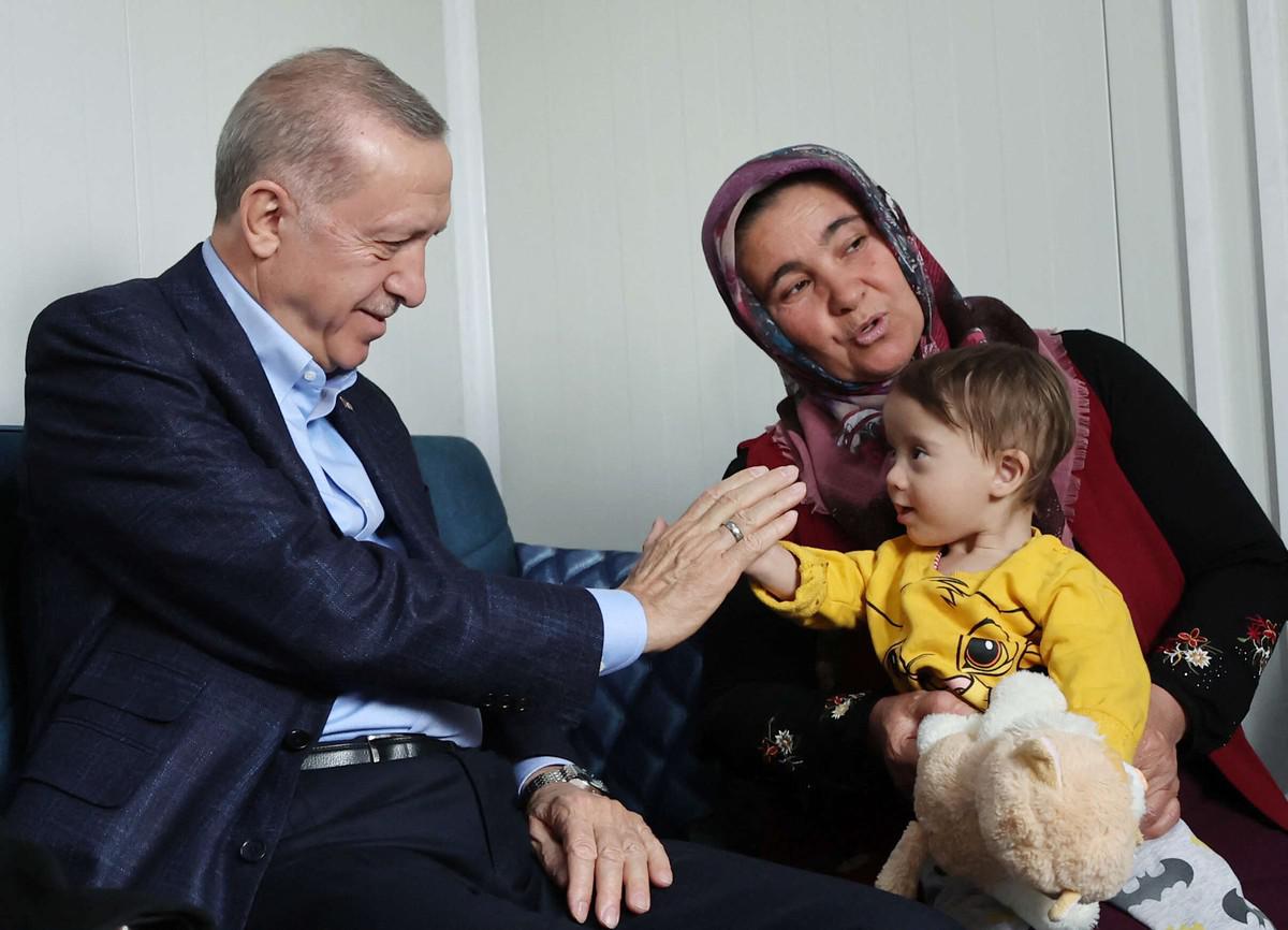 أردوغان يخوض حملة دعائية وسط موجة غضب شعبي 