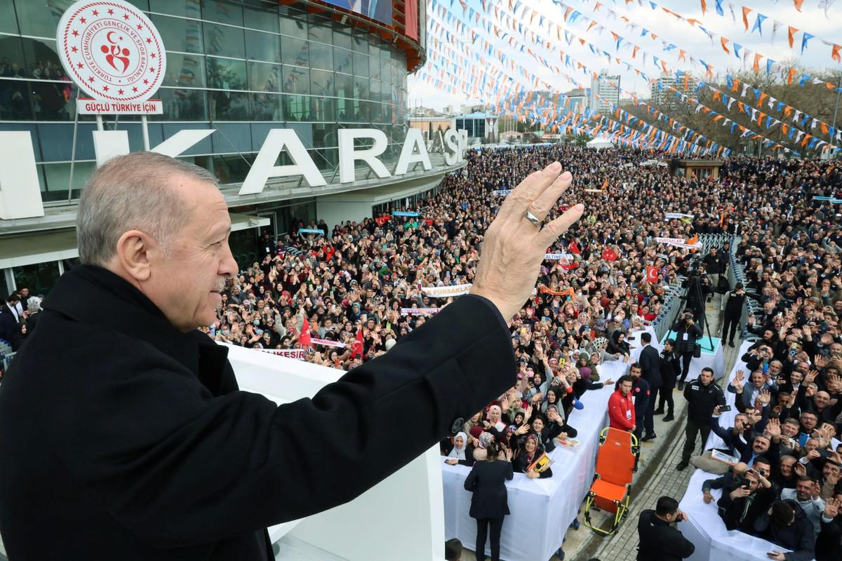 أردوغان يواجه أكبر تحد لتمديد حكمه