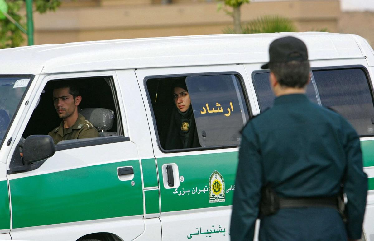 ايران دائما ما تتهم مخابرات غربية بالتورط في توتير الامن
