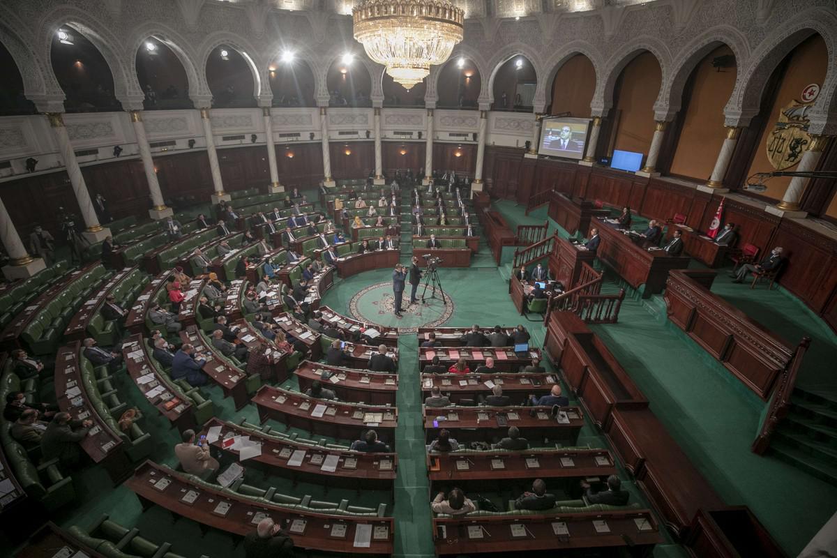 بودربالة يتهم البرلمان المنحل بمنع ارساء المحكمة الدستورية