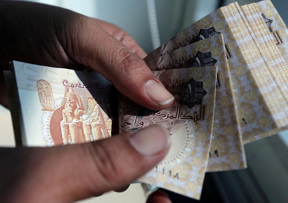 مصر تواجه أزمة مالية حادة مع شح في الدولار 