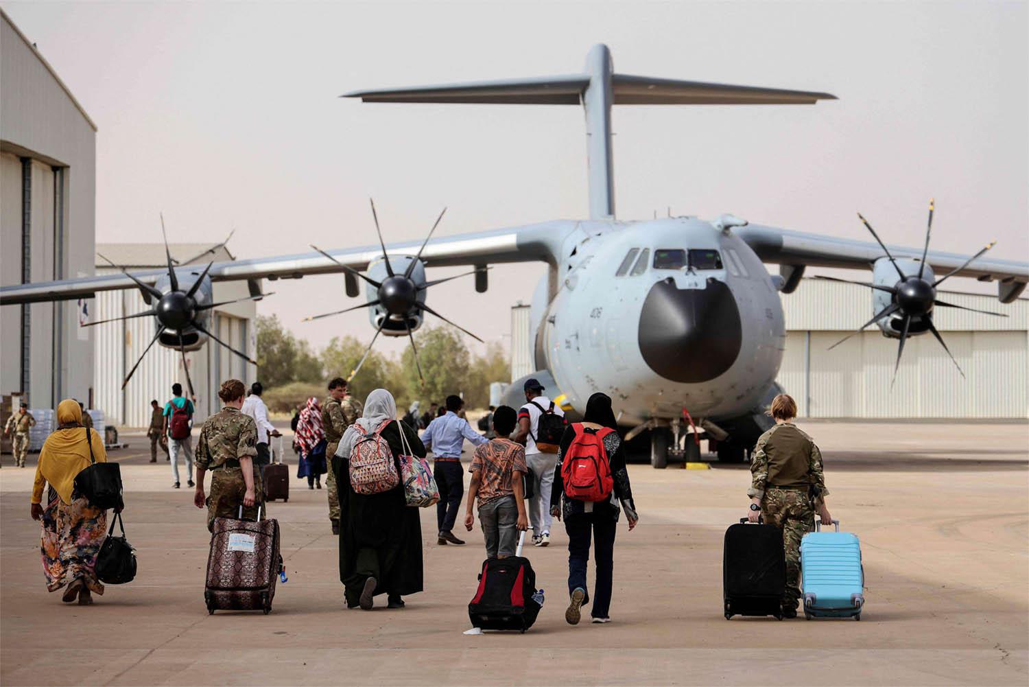 British Nationals boarding an RAF aircraft in Sudan