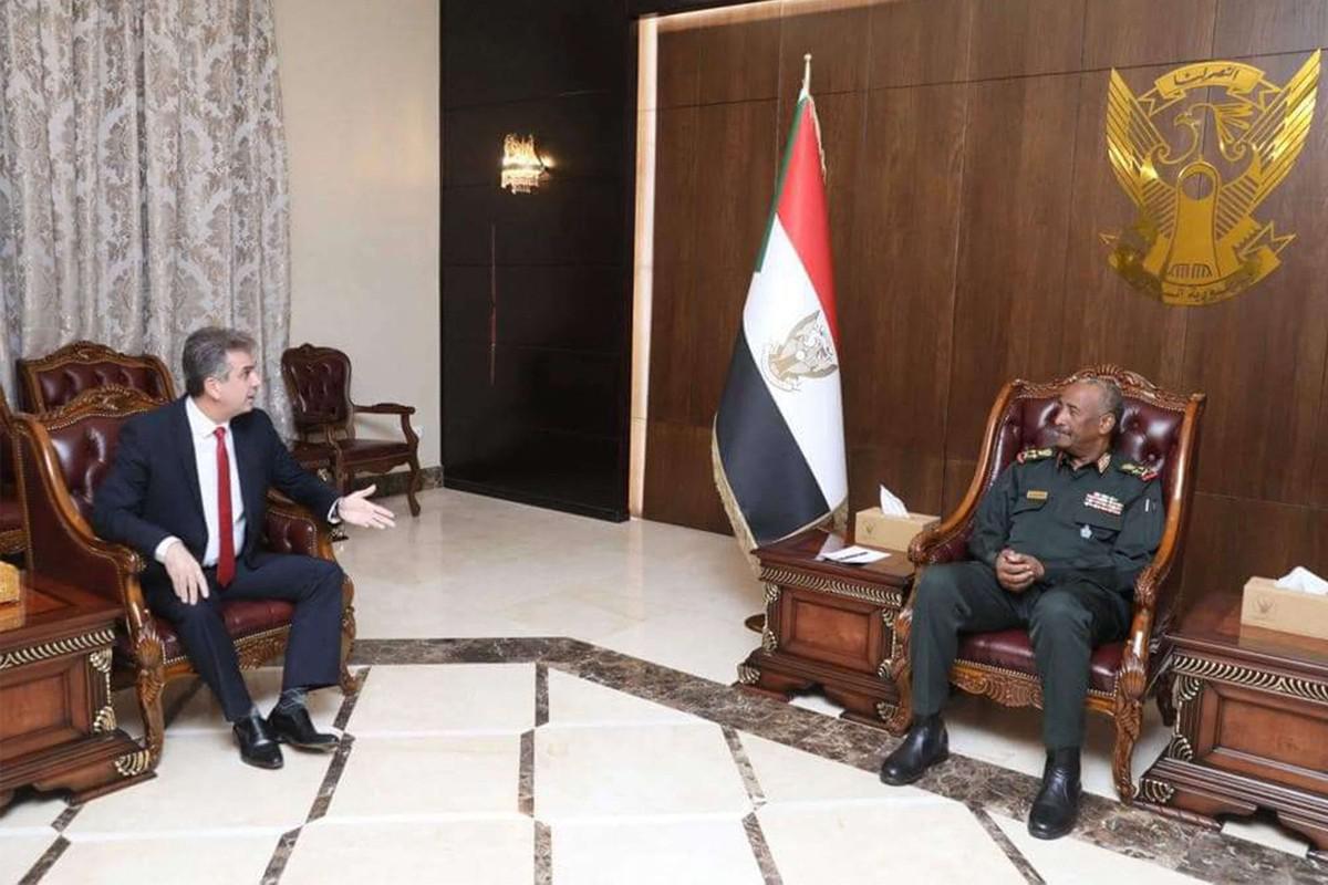 وزير الخارجية الاسرائيلي زار الخرطوم في فبراير الماضي وأجرى مباحثات مع البرهان حول تطبيع العلاقات