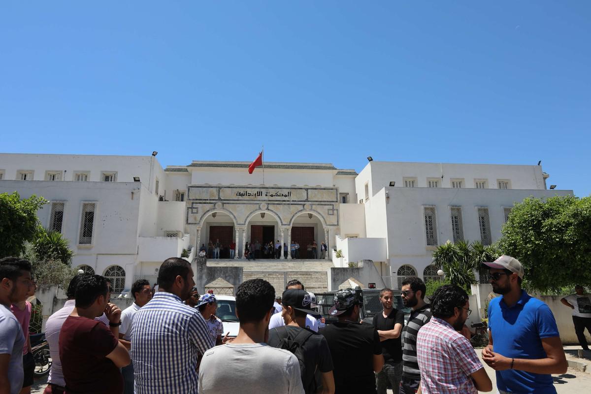 سيقع عرض الطالبين على أنظار المحكمة رغم الافراج عنهما
