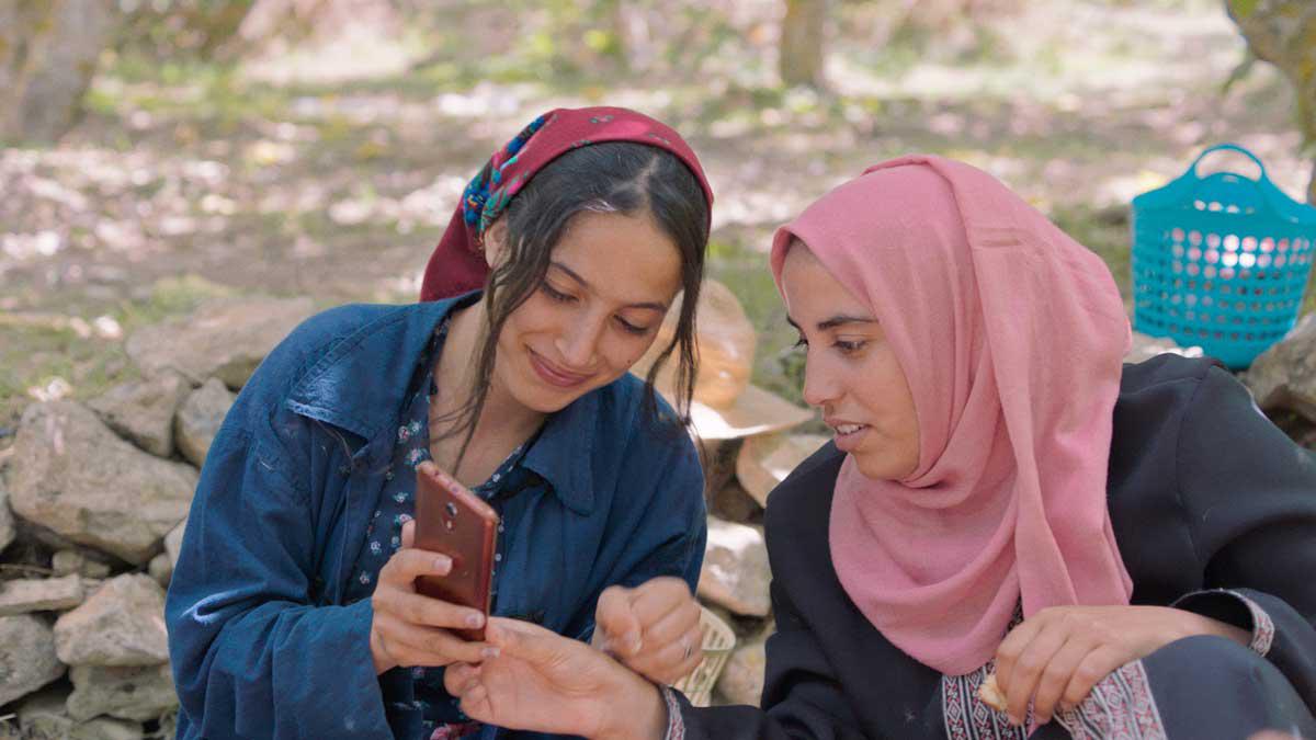 'تحت الشجرة التين'