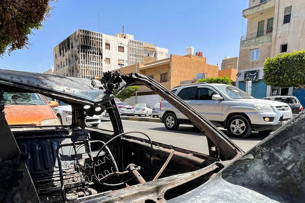 القصف الجوي الذي تعرضت له الزاوية يخلف قتلى وخسائر مادية
