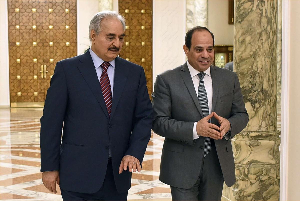 مصر تكثّف جهودها لتسوية الأزمة الليبية حماية لمصالحها