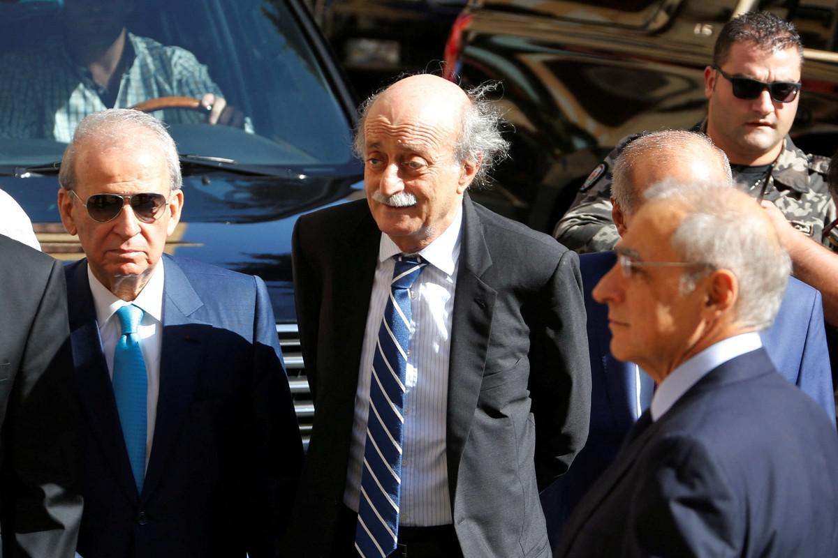 وليد جنبلاط كان يوصف بانه احد زعماء الطوائف في لبنان