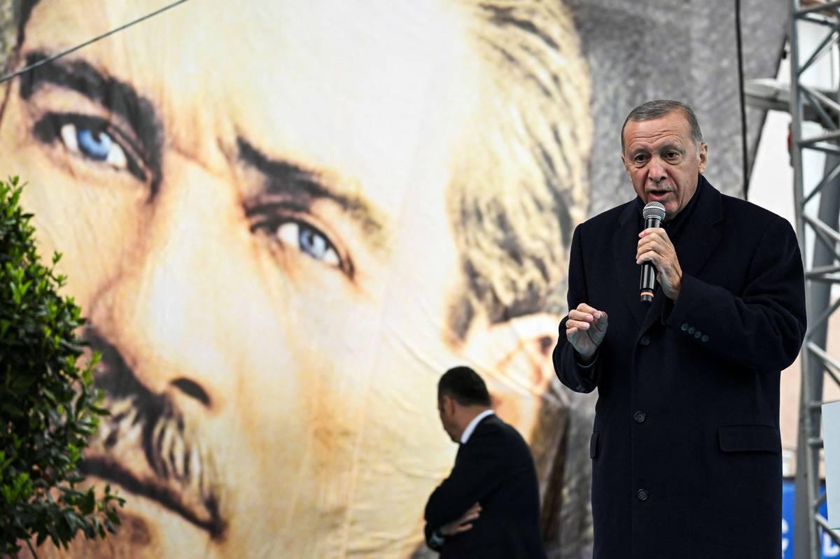 الرئيس التركي رجب طيب إردوغان في حملته الانتخابية