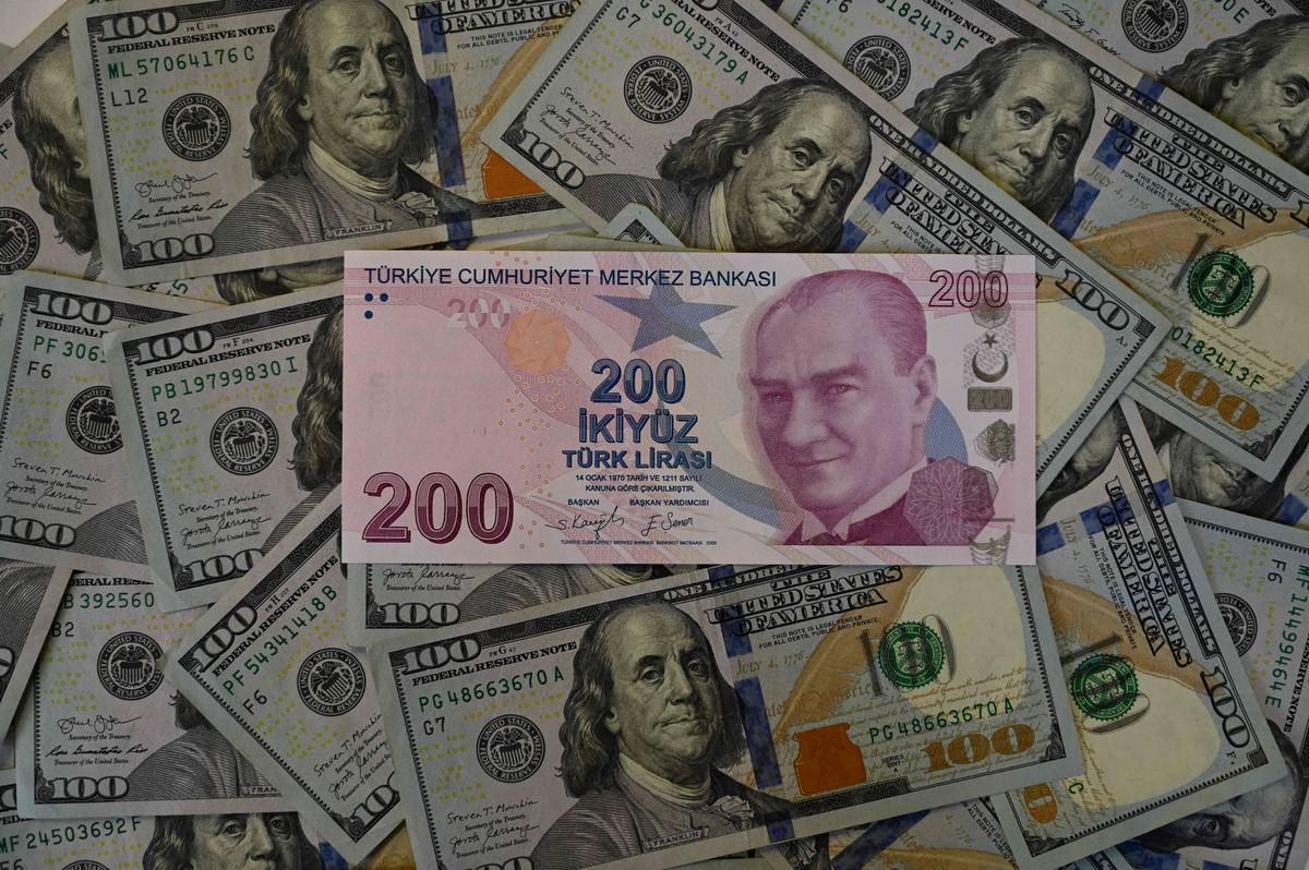 الليرة التركية عرفت قبل ايام اسوا تراجع منذ 2021