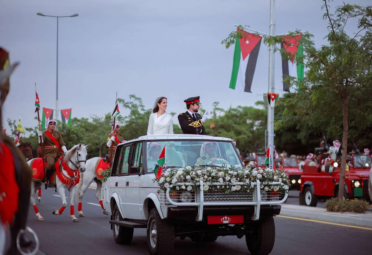ولي العهد الأردني الأمير الحسين بن عبدالله وعروسه رجوة خالد السيف