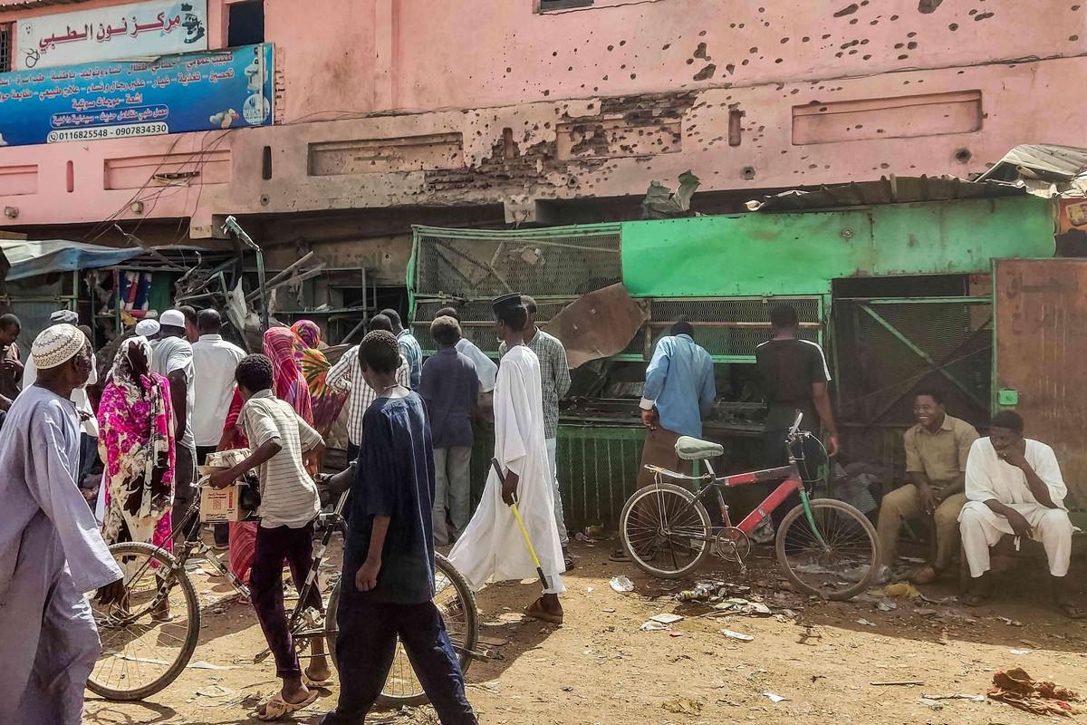 السودان يتقلب بين أزمة وأخرى 