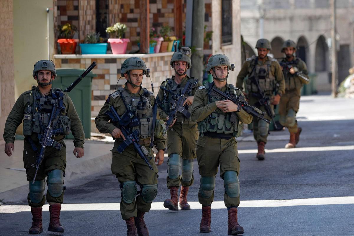 السلطة الفلسطينية تحذر من جرائم ترتكبها القوات الاسرائيلية في مخيمات الضفة