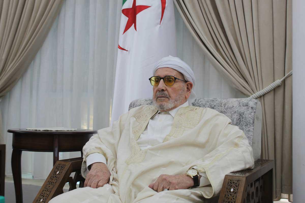 (صورة الدكتور بوعبد الله غلام الله من صفحة أصــدقاء المجلس الإسلامي الأعلى بفيسبوك)