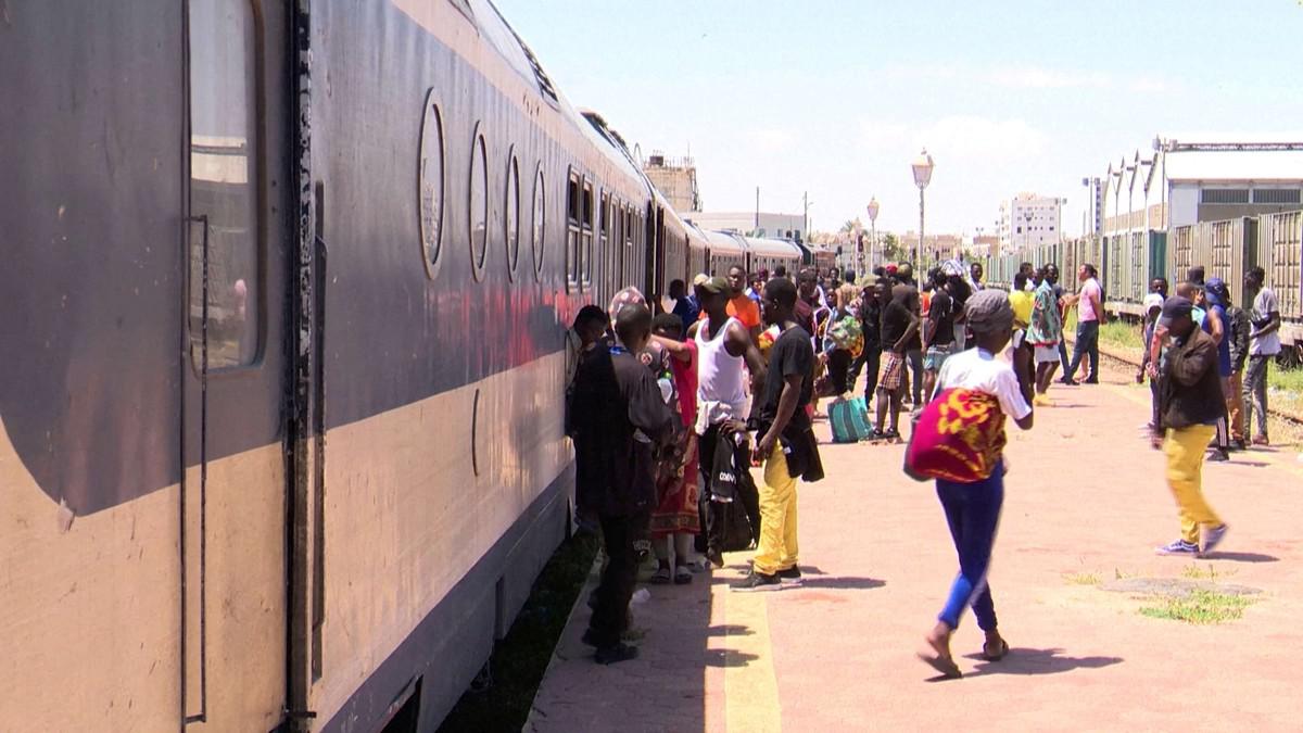 افارقة خيروا العودة الى بلادهم على البقاء في تونس