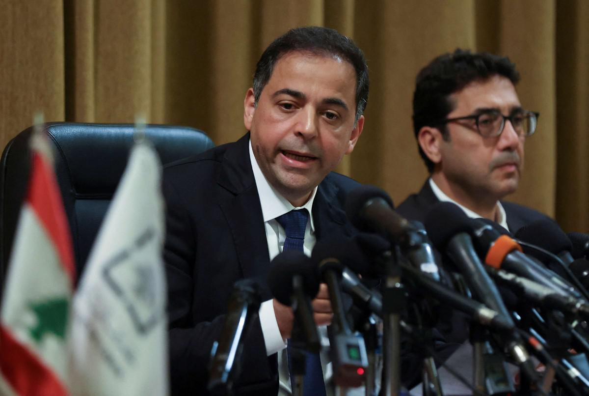 منصوري يواجه تحدي إيقاف الانهيار المالي في لبنان