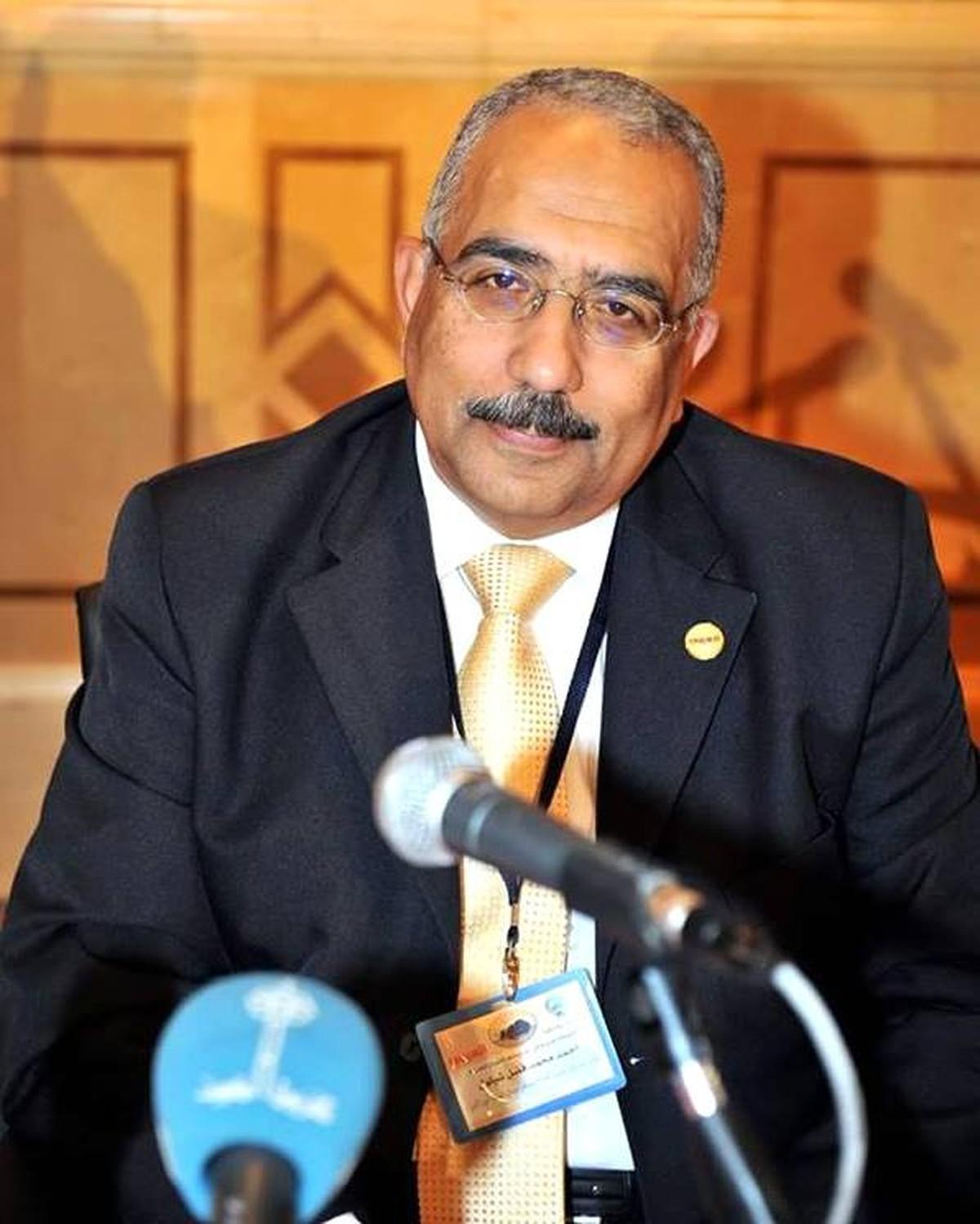 الشاعر والروائي المصري أحمد فضل شبلول 