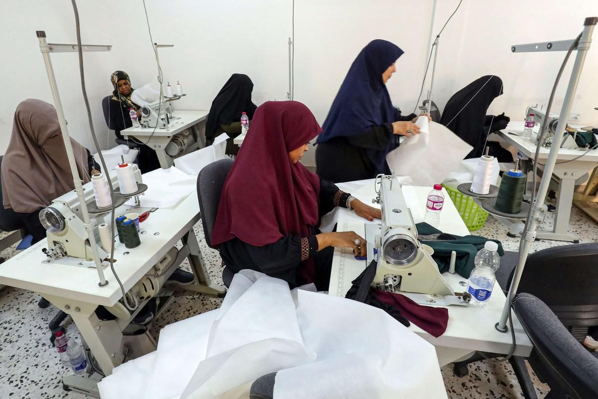 الليبيون عائلة واحدة أمام الكارثة