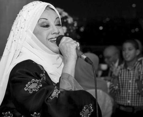 (من صفحة نجاح سلام بفيسبوك)
