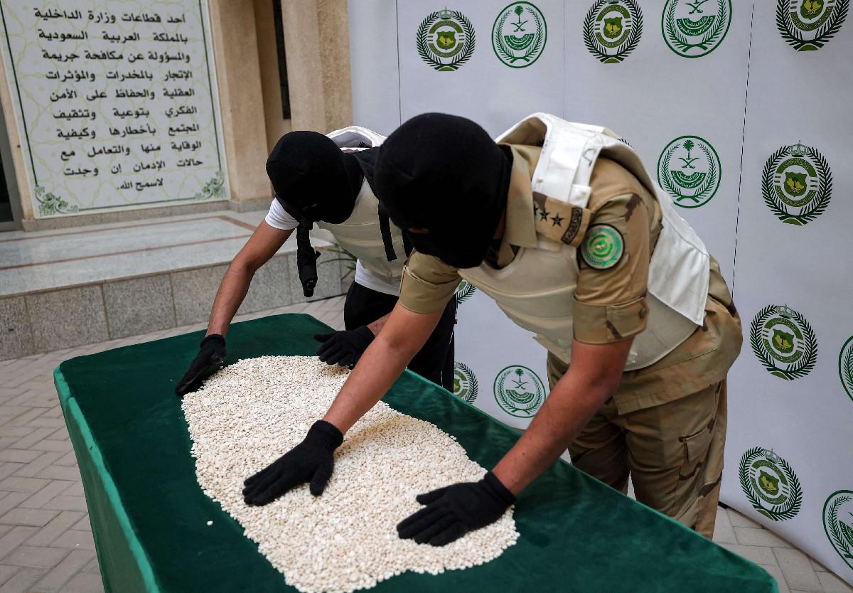 القوات السعودية أحبطت عدة عمليات تهريب مخدرات من العراق وسوريا الى المملكة