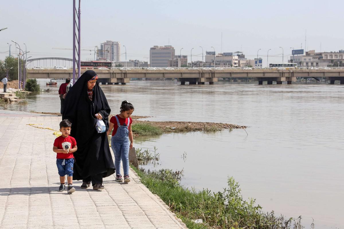سكان الأهواز يعانون من التهميش