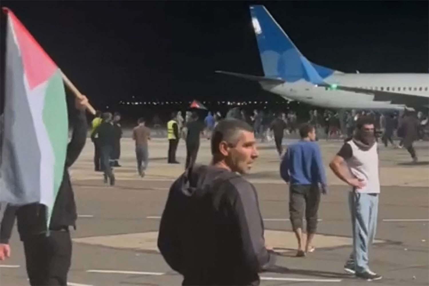 Hundreds of anti-Israel protesters stormed the airport in Makhachkala on Sunday, shortly after a plane from Israel arrived