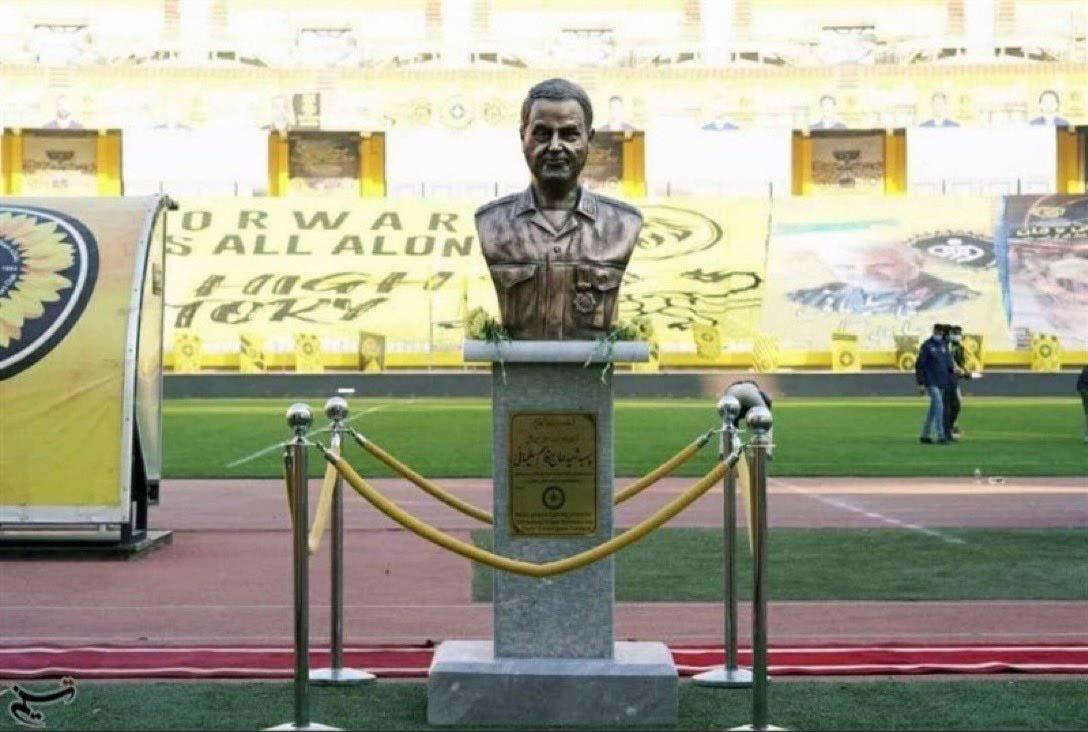 Commander Qasem Soleimani's statue