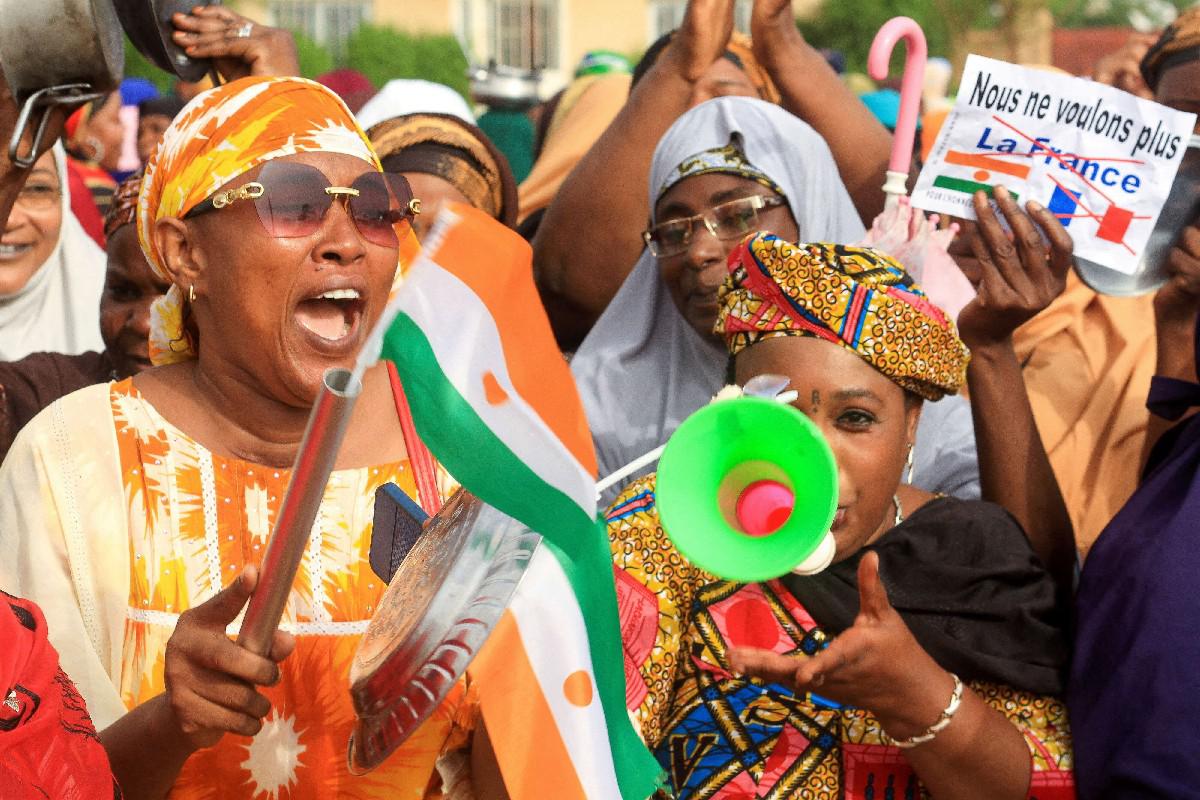 تقرير برلماني في الوقت الضائع يحثّ فرنسا على تغيير سياستها في أفريقيا | MEO