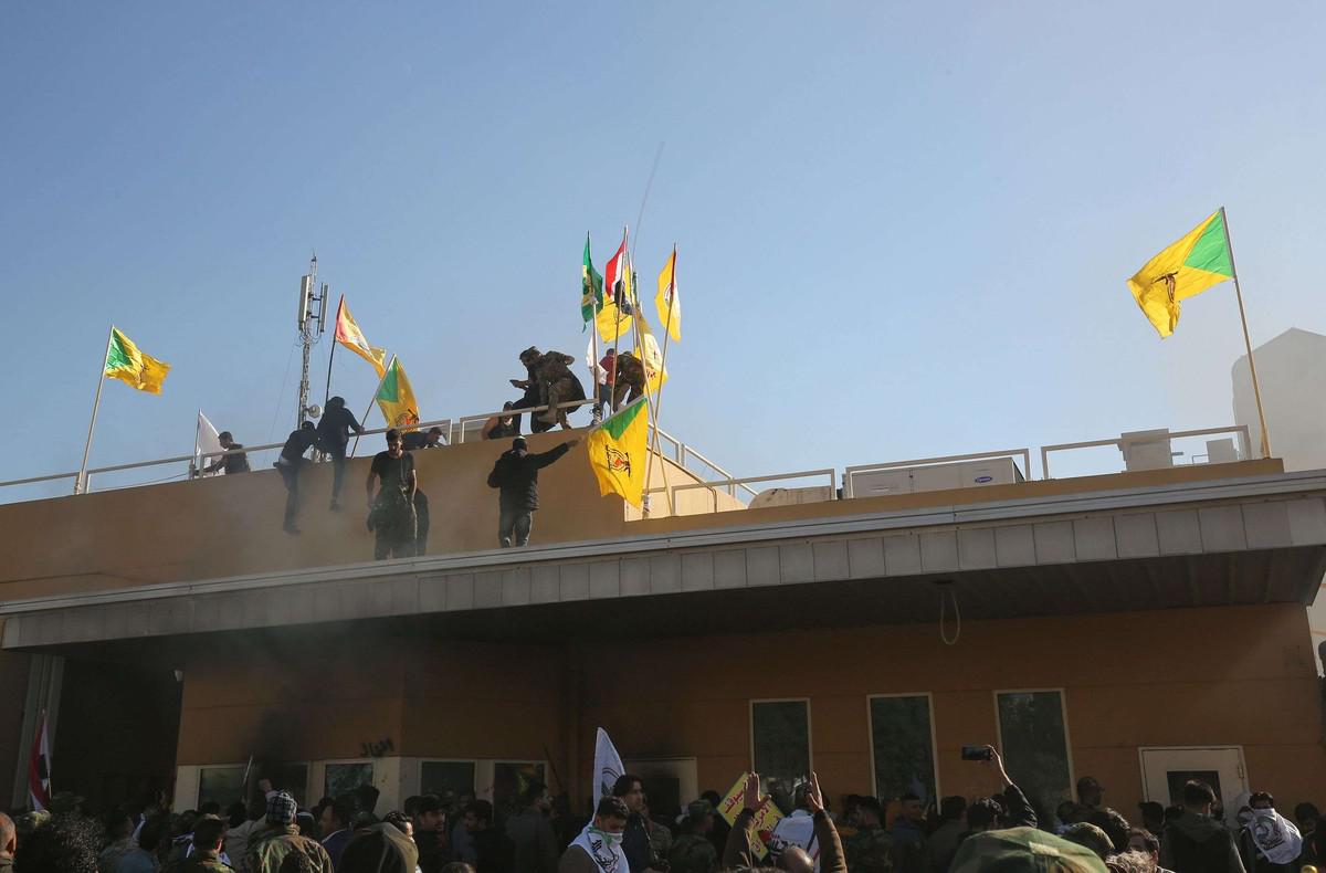حزب الله العراقي قاد في السابق محاولة اقتحام واحراق أجزاء من السفارة الأميركية في بغداد