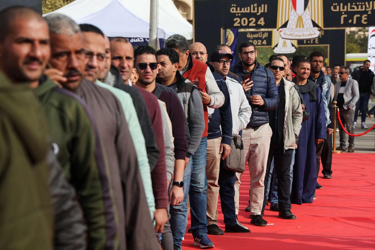 الأولوية لدى المصريين عودة الاستقرار خصوصا الاقتصادي