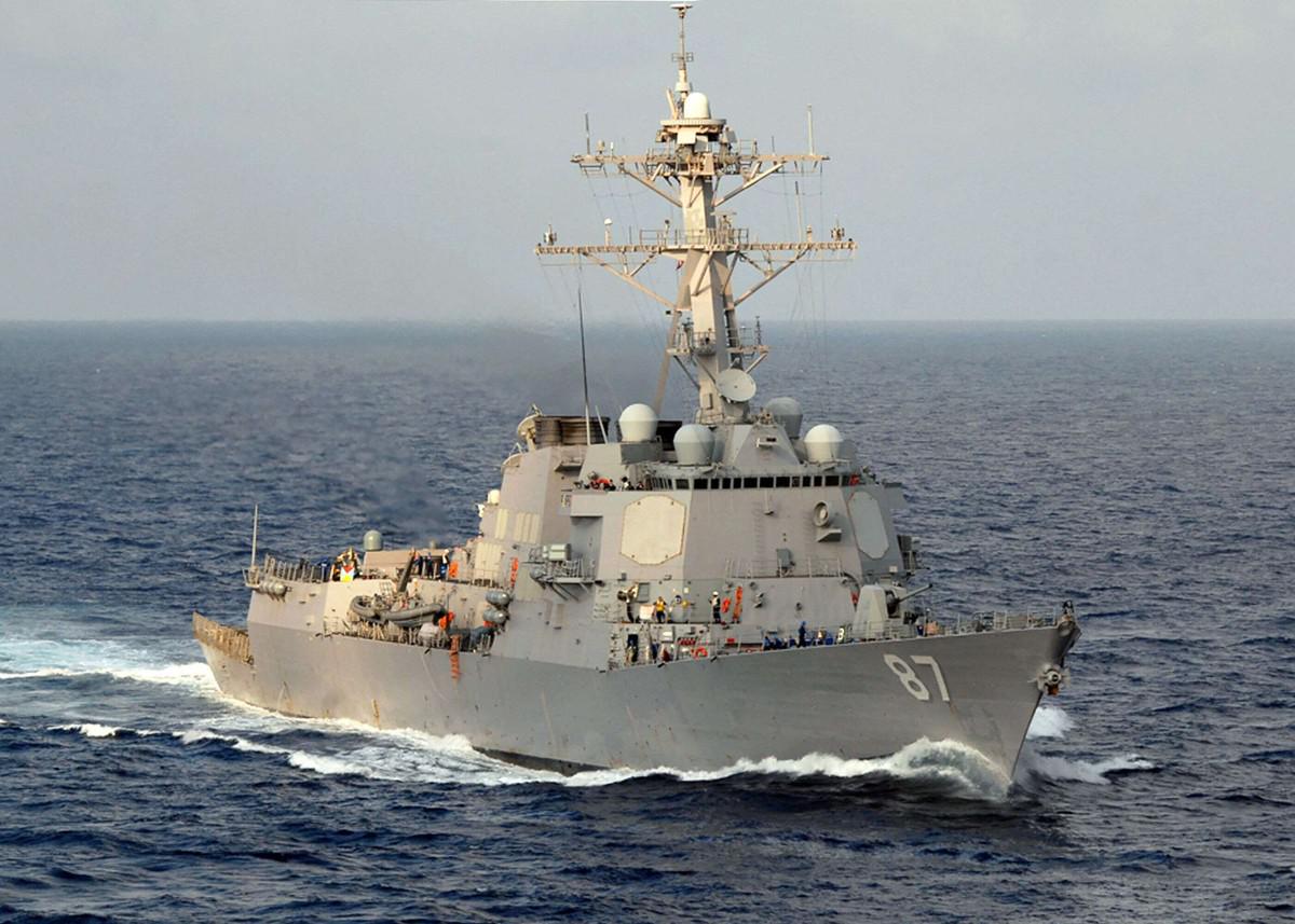 البحرية الأميركية تسعى لاحباط عمليات إيران لتسليح الحوثيين