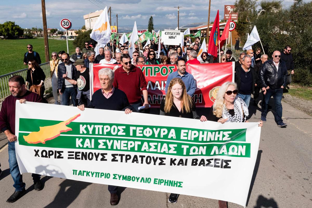 قبارصة يتخوفون من أن يؤجج استخدام بريطانيا قواعد في بلادهم النزاعات الإقليمية