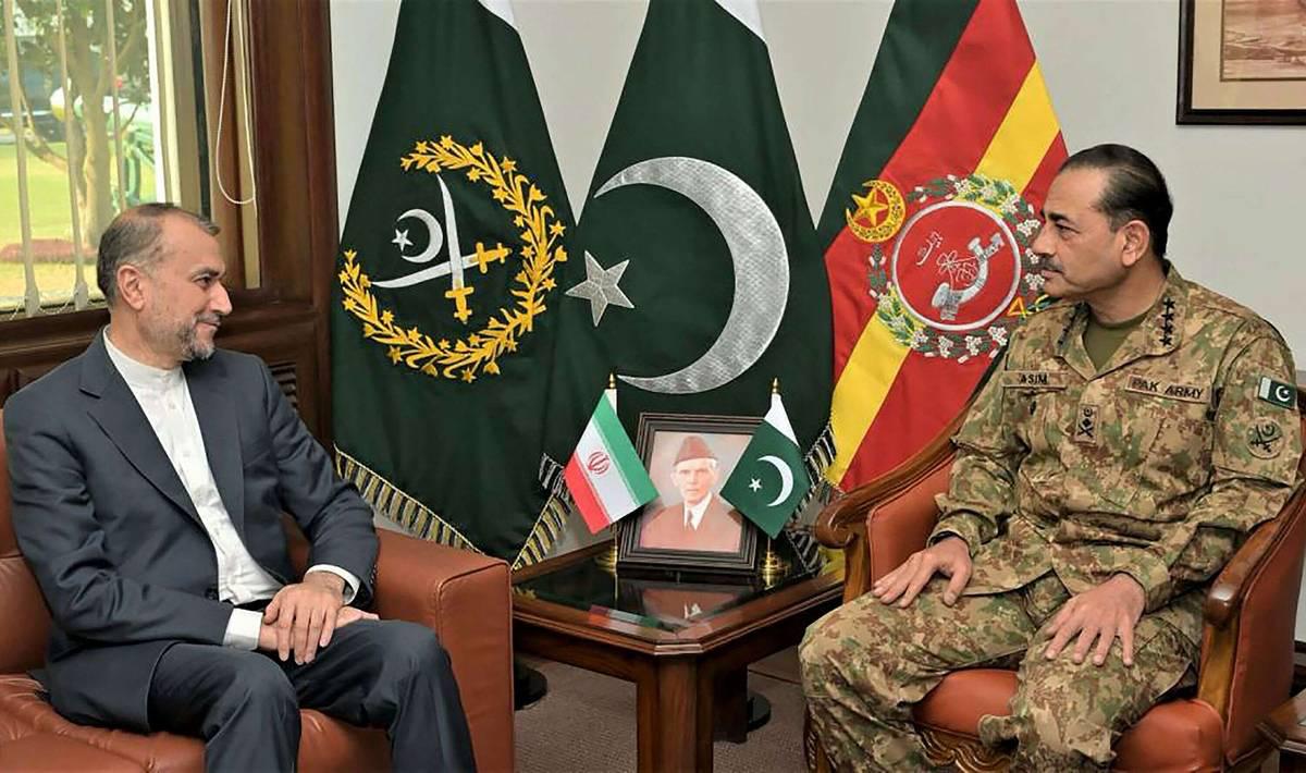 قائد الجيش الباكستاني سيد عاصم منير يستقبل وزير الخارجية الإيراني حسين أمير عبداللهيان