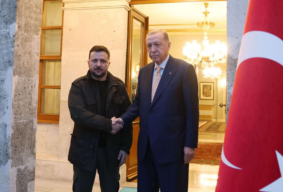  زيلينسكي يزور إسطنبول قبل زيارة مرتقبة للرئيس الروسي  
