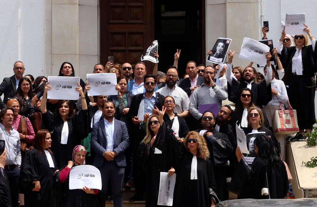 المحامون يتجهون للتصعيد في مواجهة السلطة