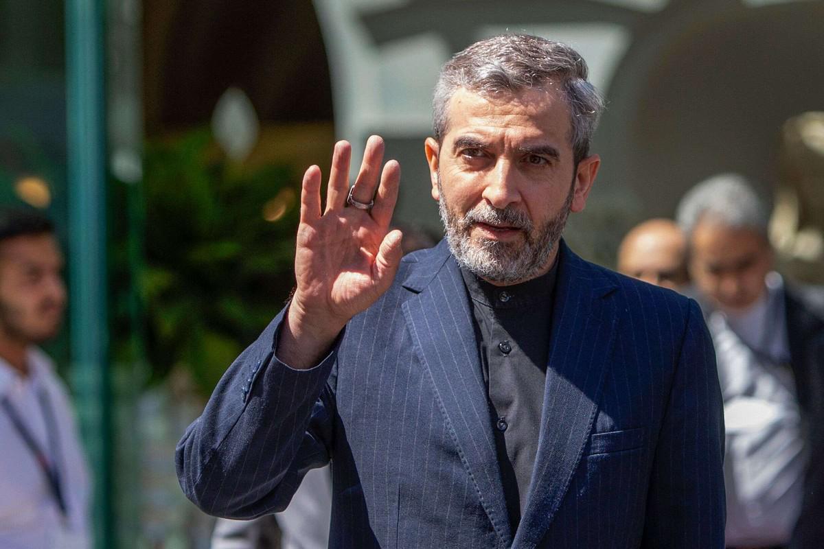 باقري مقرّب من المرشد الأعلى للجمهورية الإسلامية