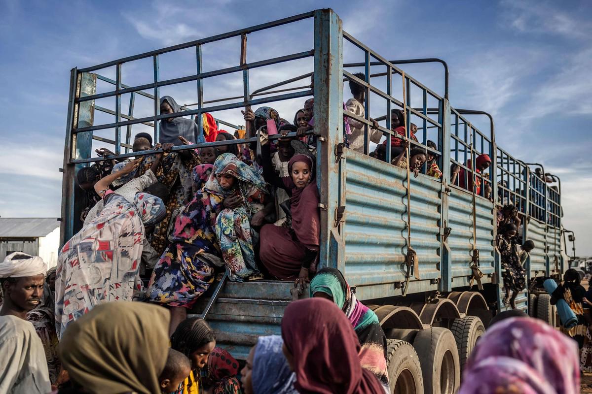 موجة نزوح من الفاشر مع احتدام القتال 
