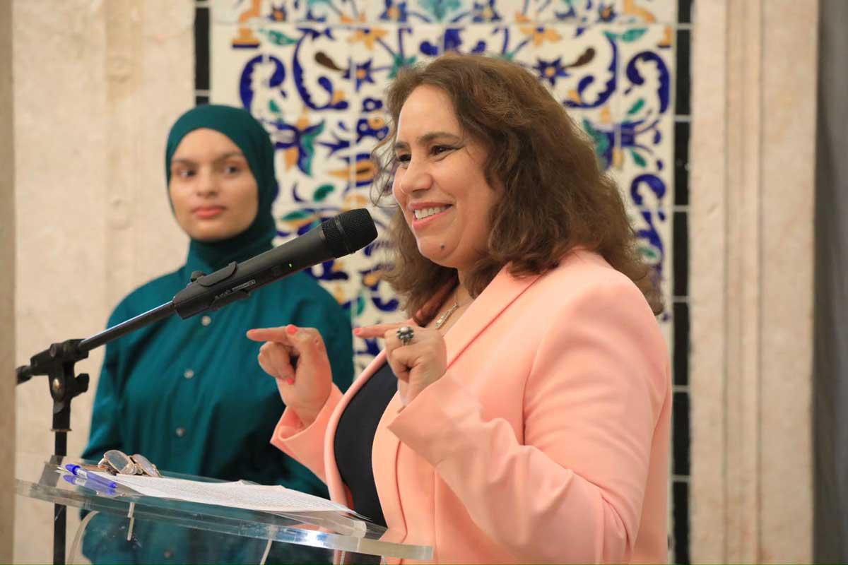 الأستاذة صلوحة الاينوبلي