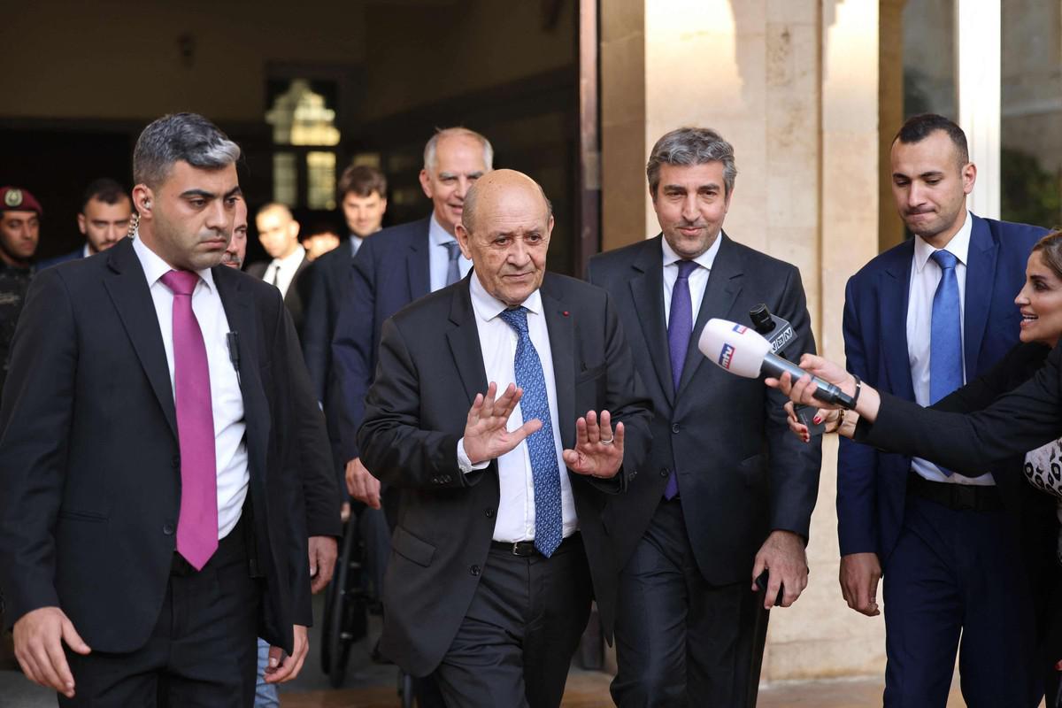 قدرة لودريان على حلحلة الأزمة اللبنانية باتت محل شك  